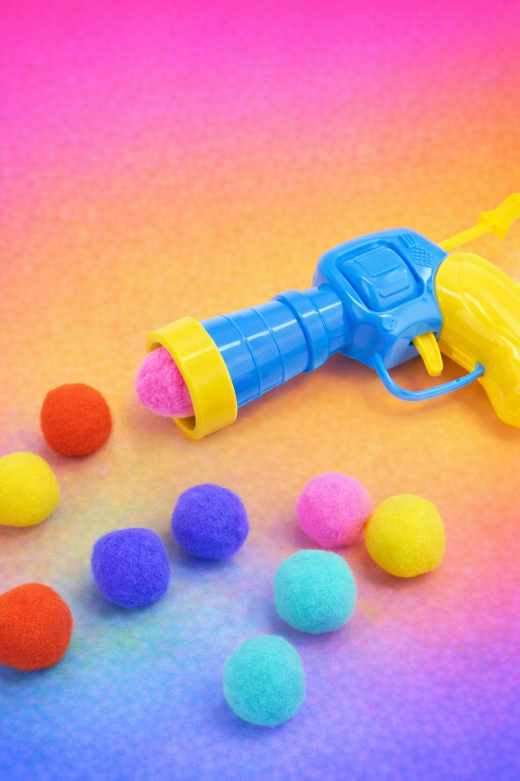 Peluş Top Atan İnteraktif Kedi Oyuncağı – Hareketli, Eğlenceli ve Stres Azaltıcı